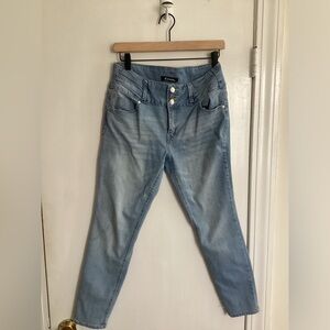 D.jeans with 3 buttons size 8